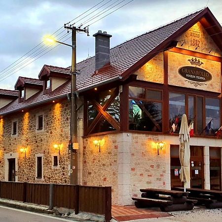 Granarollo Penzion Pizzeria Mlynany Exteriör bild