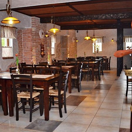 Granarollo Penzion Pizzeria Mlynany Exteriör bild